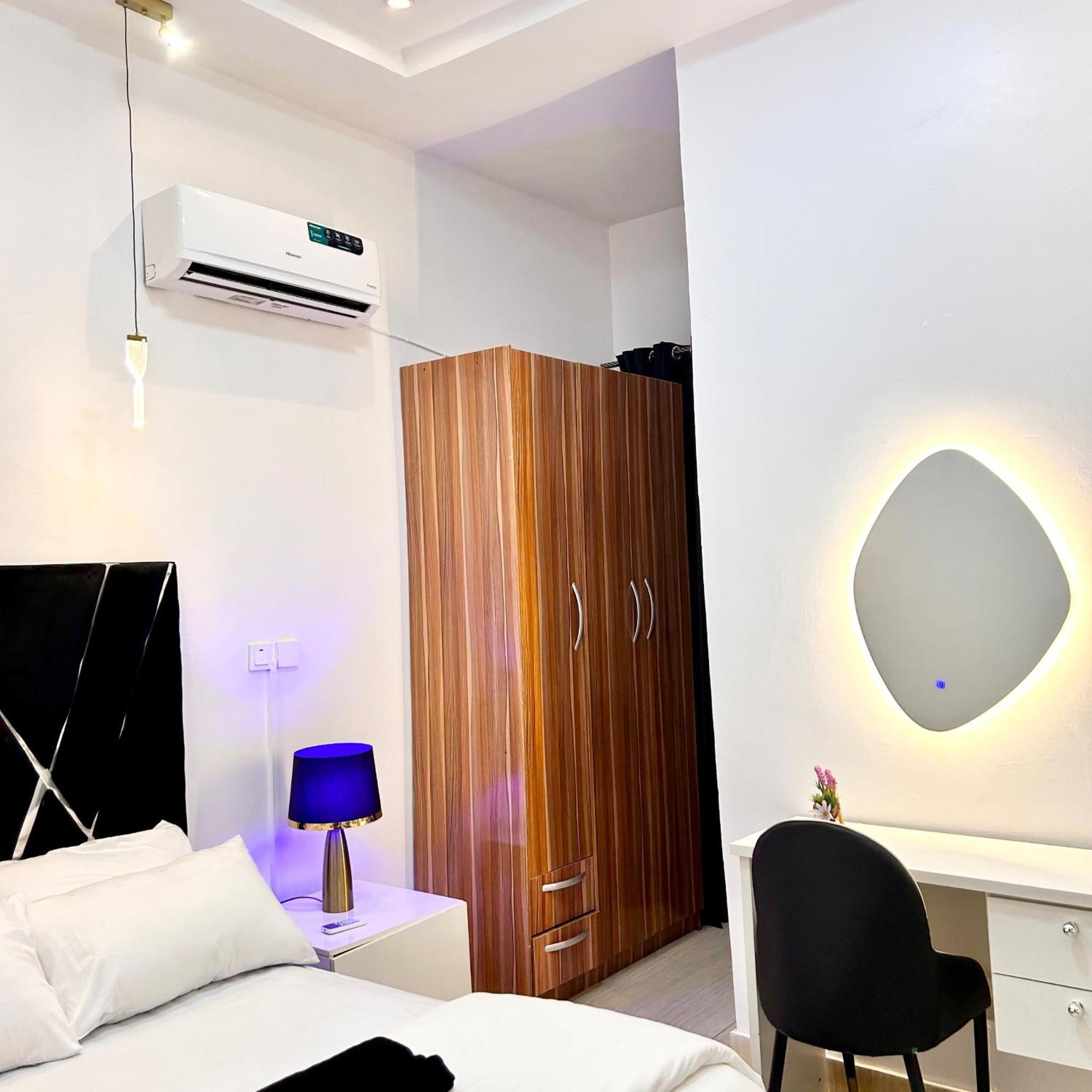 Luxury Shortlet Apartment Lbs, Ajah Лагос Екстериор снимка